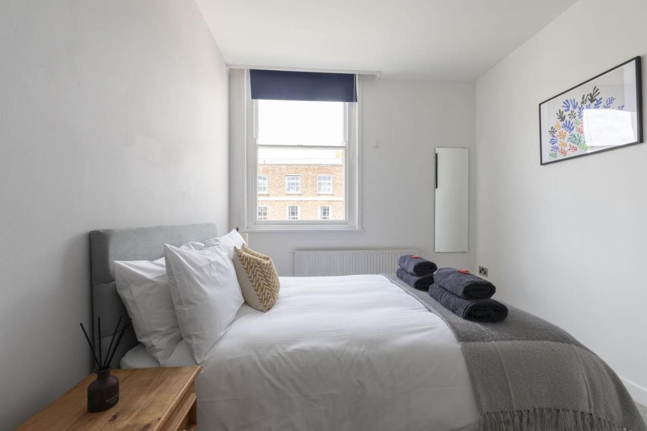 Beautifully Presented Newly Renovated City-Centre Apartment In 첼튼엄 외부 사진
