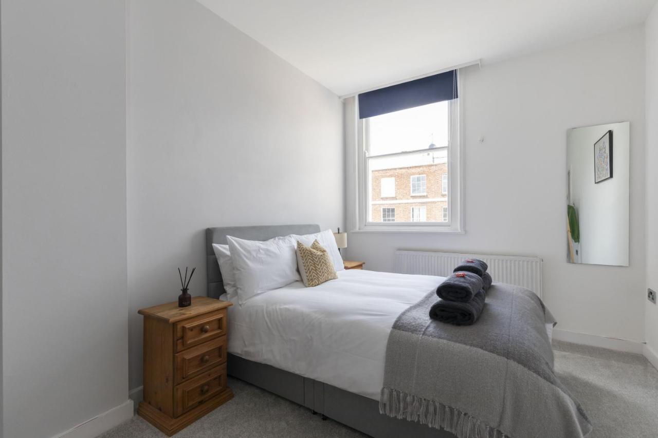 Beautifully Presented Newly Renovated City-Centre Apartment In 첼튼엄 외부 사진